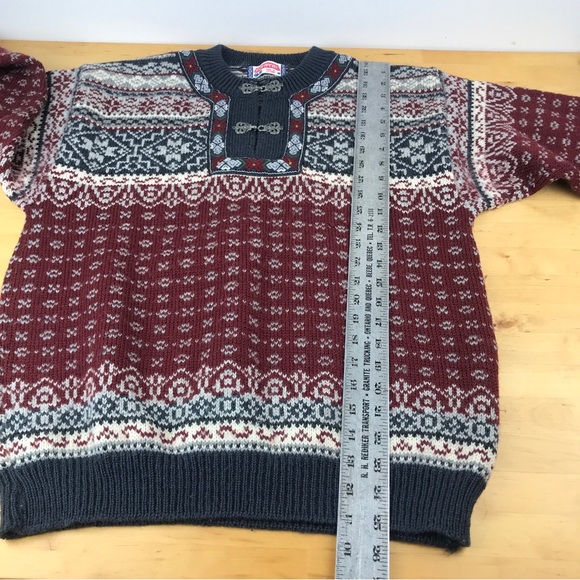 SOLD: Norwear Fair Isle Wool Sweater Folk Metal Clasps Made in Iceland Burgundy - Picture 16 of 16